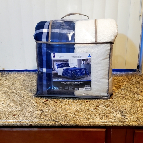 Mainstays Cozy Plaid Blue Flannel and Reversible Super Soft Sherpa Comforter Set - Picture 4 of 8